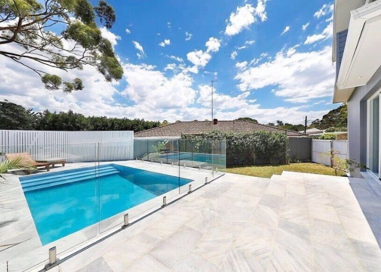 swimming pool fencing installation