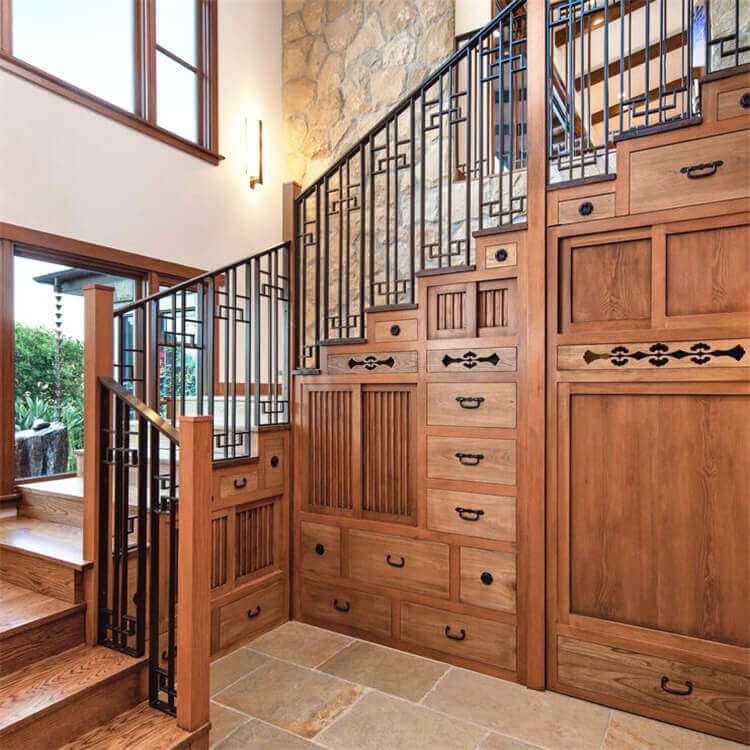 Wood staircase railing